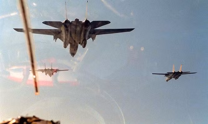 Tiếp đó vào ngày 19/1/1991, tiêm kích Iraq đụng độ máy bay của Anh. Tiêm kích cánh cụp cánh xòe Tornado của không lực Hoàng gia Anh đã bị một chiếc MiG-29 của Iraq bắn hạ bằng tên lửa R-60MK.