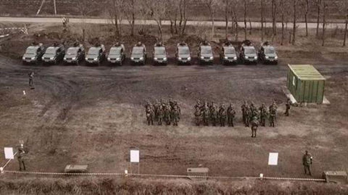 Súng máy PK/PKM được gắn lên xe UAZ Patriot sẽ cho phép hỏa lực cơ động hơn trên chiến trường.