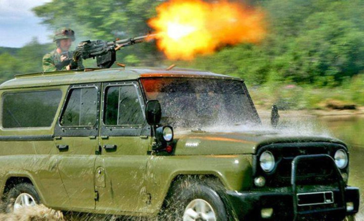 Trước khi Nga công khai thừa nhận chuyển giao xe UAZ Patriot trang bị súng PK/PKM cho ly khai, giới quan sát phát hiện ra loại vũ khí này từng xuất hiện tại chiến trường miền Đông Ukraine.