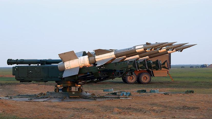 Các hệ thống tên lửa phòng không S-300, Buk-M1, S-125 và Osa của Ukraine đã được sử dụng trong ngày thứ hai của cuộc tập trận chỉ huy và tham mưu chiến lược United Efforts 2021 diễn ra tại thao trường Yegorlyk ở vùng Kherson.