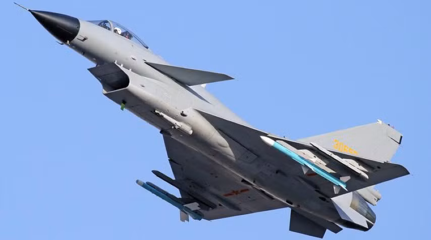 Tuy nhiên, quá trình nâng cấp toàn bộ phi đoàn J-10 lên chuẩn J-10B diễn ra khá chậm chạp nên phần lớn tiêm kích J-10 trong biên chế PLAAF vẫn là phiên bản J-10A.