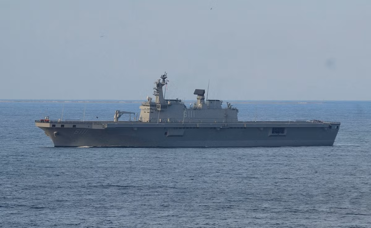 Việc đưa thêm một chiếc tàu đổ bộ tấn công lớp Dokdo vào biên chế, hứa hẹn gia tăng đáng kể sức mạnh của Hải quân Hàn Quốc, nhất là trong việc tác chiến xa bờ, hay tham gia tập trận chung ở nước ngoài.