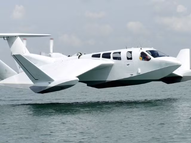 Theo thông tin được tờ Defence đăng tải, Lầu Năm Góc đang nghiên cứu các thông tin liên quan, để chế tạo một loại phương tiện bay lai tàu chiến tương tự, có khả năng hoạt động ở cả trên cạn lẫn trên mặt nước.