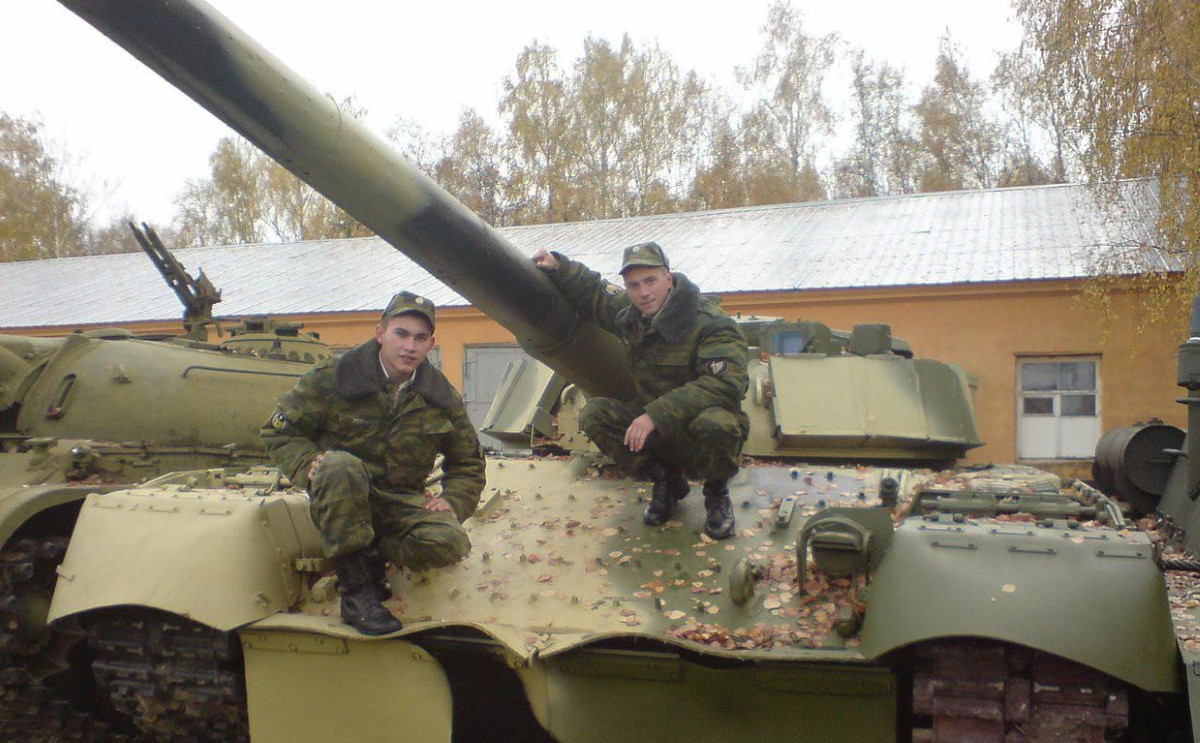 Chưa hết độ giật của pháo cũng khiến khung gầm cũng như các chi tiết cấu thành xe tăng nhanh xuống cấp cho dù chúng đã được gia cố.