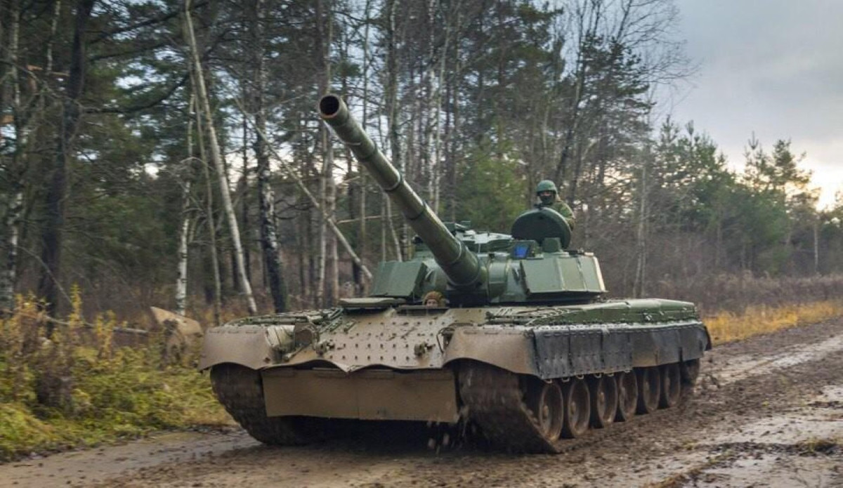 Tuy vậy ngay khi mẫu thử nghiệm vừa được hoàn thiện, các nhà thiết kế Liên Xô liền nhận ra những bất cập của việc lắp khẩu pháo lớn lên một chiếc xe tăng thông thường.