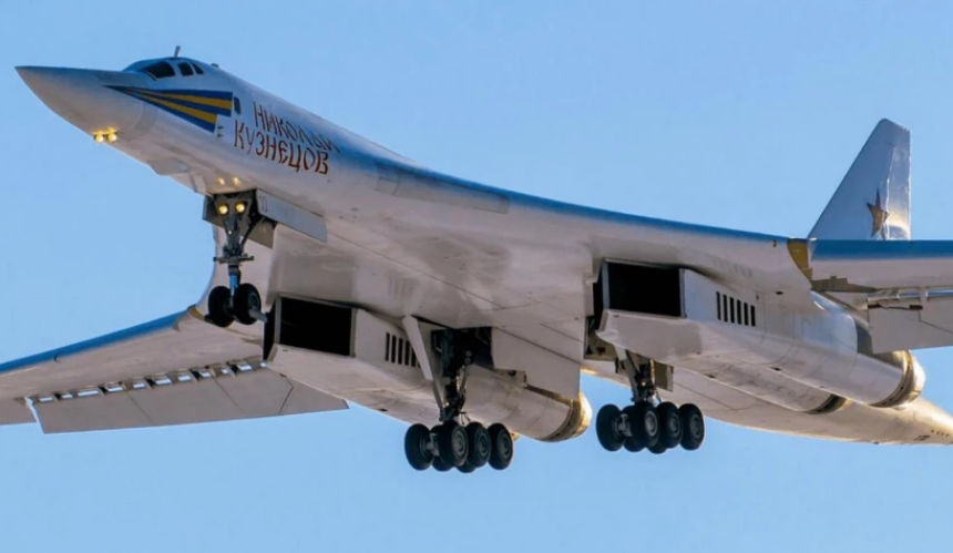 Không chỉ được trang bị động cơ mới, phiên bản cải tiến Tu-160M đời mới này còn được hiện đại hóa hệ thống bay, cùng nhiều thiết bị khác.