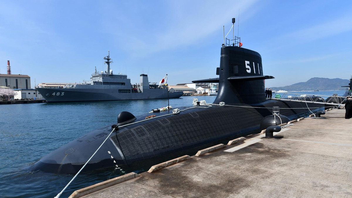 Tàu được trang bị hệ thống vũ khí bao gồm 6 ống phóng ngư lôi kích thước tiêu chuẩn 533mm, kèm theo đó là dự trữ tối đa 30 ngư lôi hoặc tên lửa chống hạm.