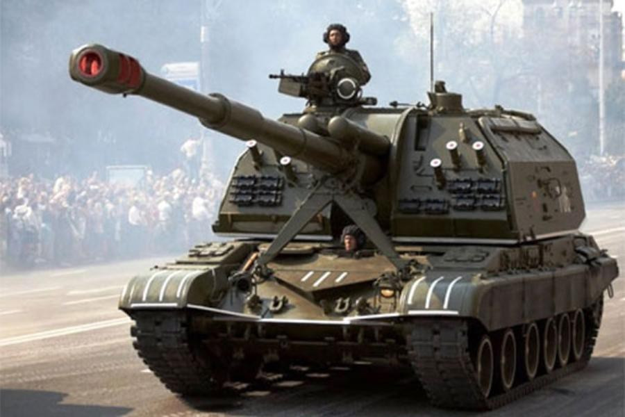 Về pháo binh, Nga có những phương tiện hủy diệt hiệu quả, như pháo tự hành MSTA-S, có khả năng tiêu diệt nhanh các mục tiêu của Ukraine đóng gần biên giới với Crimea như trận địa pháo và súng cối, lực lượng tăng thiết giáp và phương tiện chống tăng, binh lực, trung tâm thông tin - chỉ huy, các trận địa phòng không và phòng thủ tên lửa.