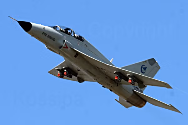 Truyền thông Thái Lan vừa cho biết, chiếc máy bay cường kích nhẹ đầu tiên của Campuchia đã được Trung Quốc chuyển giao vào trung tuần tháng 1/2021 vừa rồi.