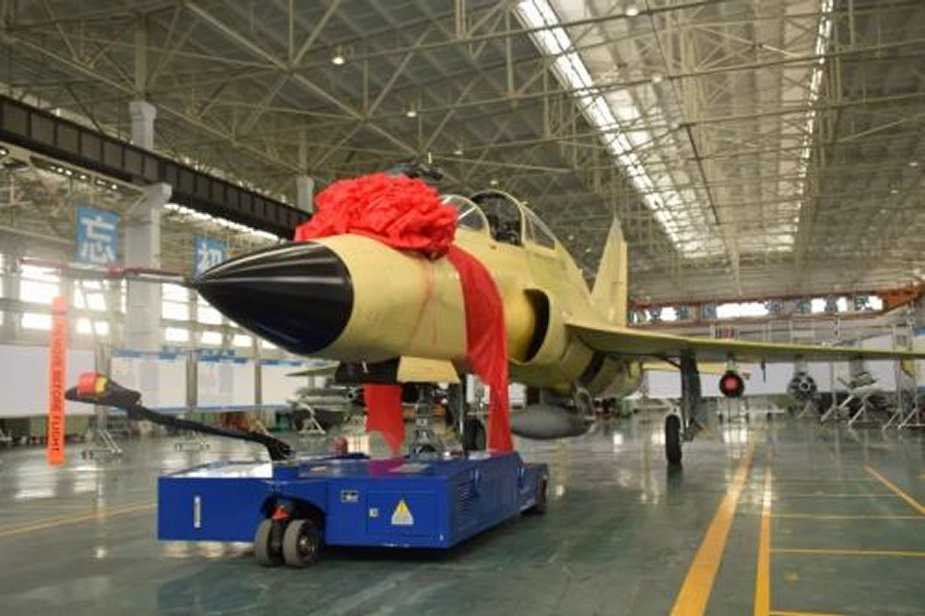 Theo các nguồn thạo tin, tổng cộng Campuchia đã đặt mua 6 chiếc huấn luyện cơ loại này từ phía Trung Quốc.