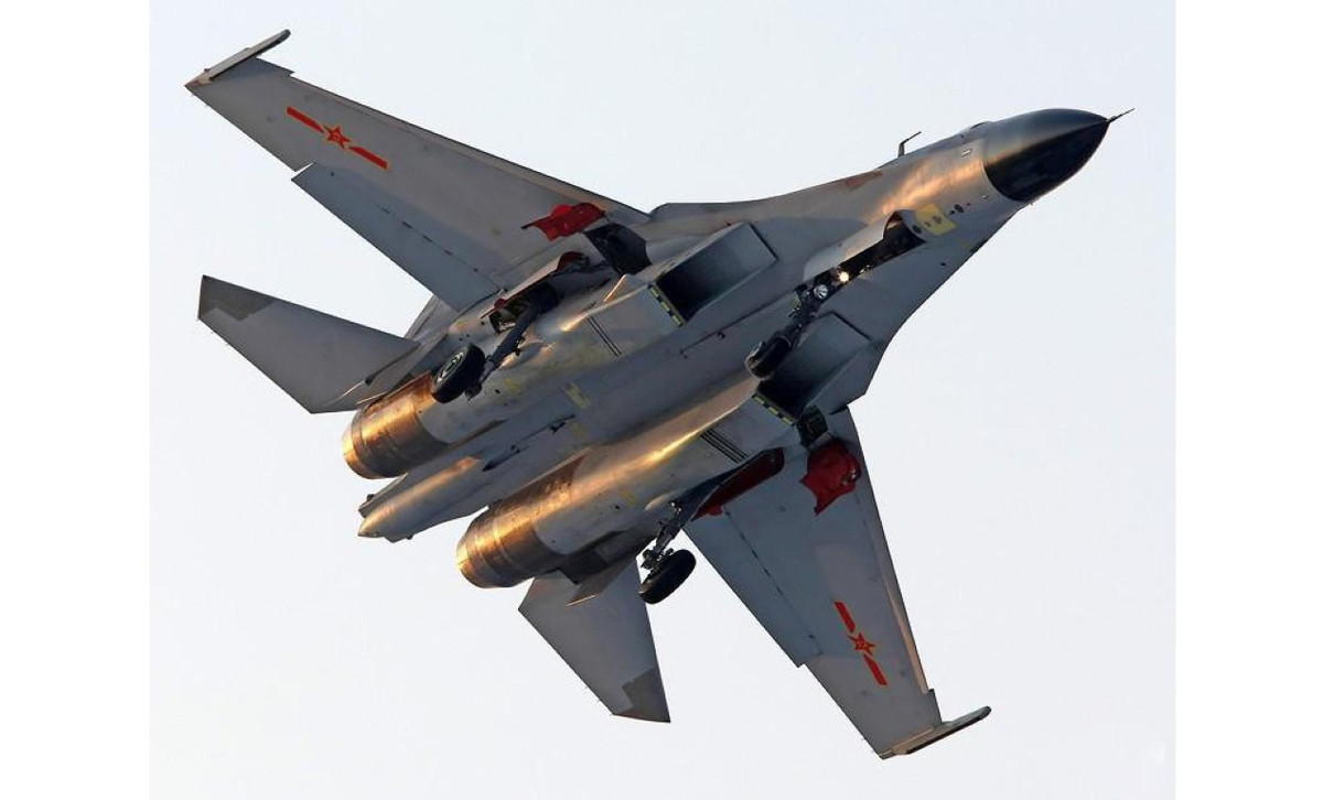 J-11B là phiên bản nội địa hoàn toàn của J-11 với radar, hệ thống bay và vũ khí đều được nội địa hoá. Một vài nguồn tin cho biết tỷ lệ nội địa hoá của J-11B có thể lên tới 90%.