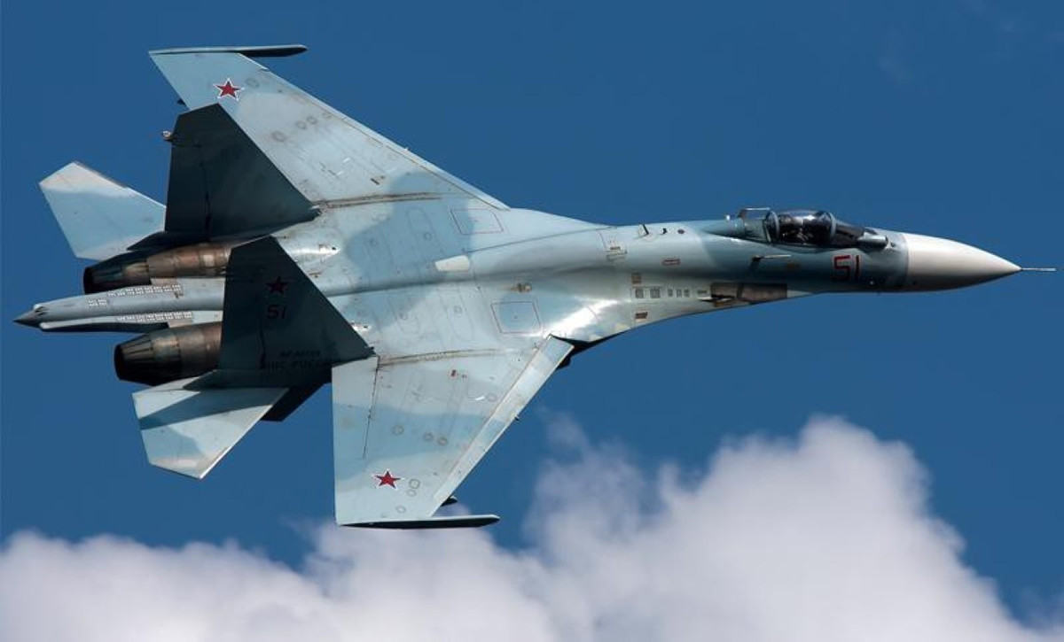 Hiệu năng tương đương này có được là do kiểu dáng được thiết kế giống y hệt gần như không thể phân biệt bằng mắt thường và cả các trang thiết bị điện tử cũng được trang bị y nguyên phiên bản gốc.