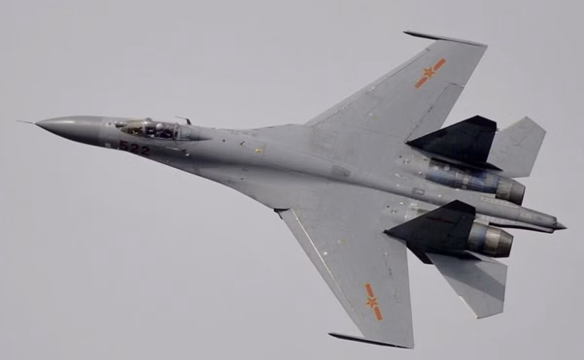 Tuy nhiên với những chiếc tiếp theo bao gồm phiên bản J-11B và J-16 đều sử dụng động cơ WS-10A (Qua Phiến 10A) turbo do Trung Quốc tự sản xuất.