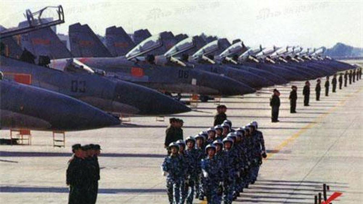 Ban đầu thỏa thuận được Nga đồng ý cho Trung Quốc sản xuất chiến đấu cơ Su-27 với điều kiện nước này phải đặt mua số lượng lớn.