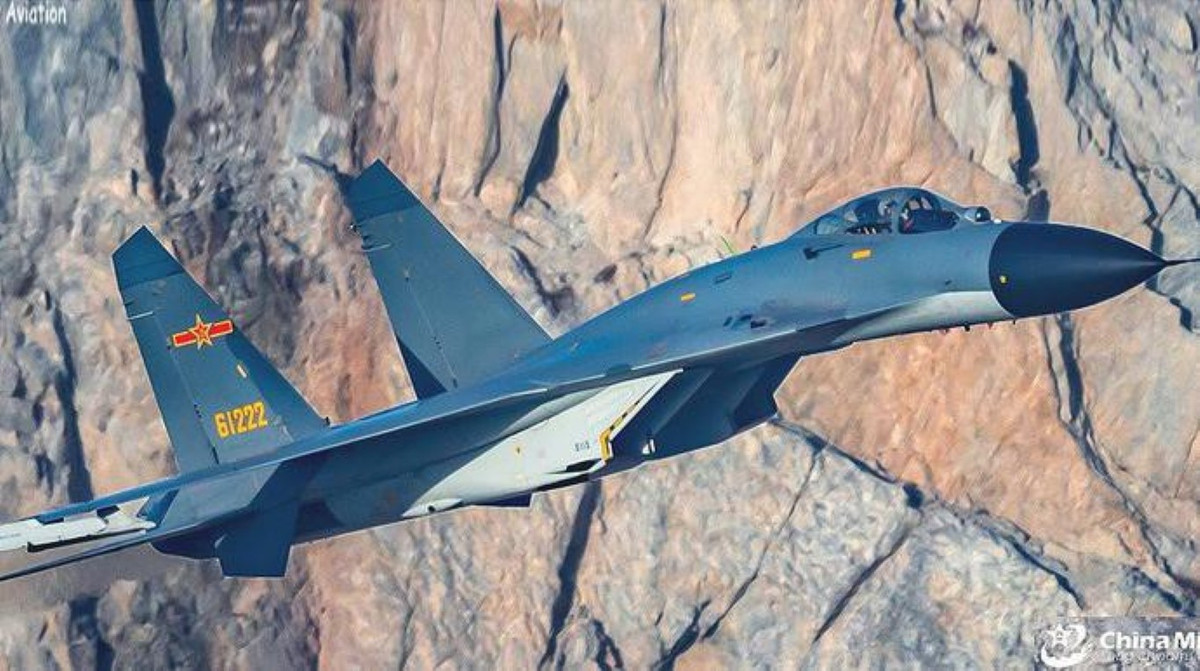 Cụ thể ban đầu Trung Quốc đã ký kết hợp đồng đầu tiên mua 26 chiếc phi cơ Su-27SK vào năm 1991 và trở thành khách hàng nước ngoài đầu tiên của loại tiêm kích này.