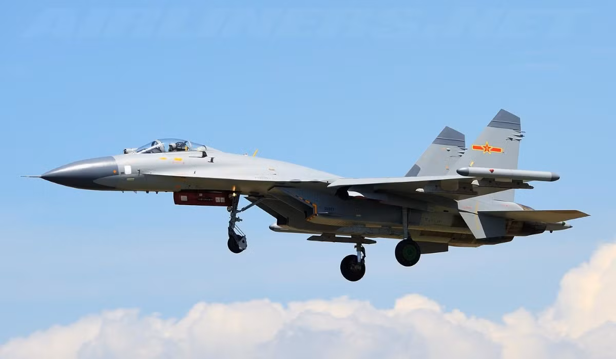 Ngay lập tức Bắc Kinh tiếp tục lắp ráp J-11 một mình mà không cần tới nguồn cung linh kiện, vật liệu từ Nga.
