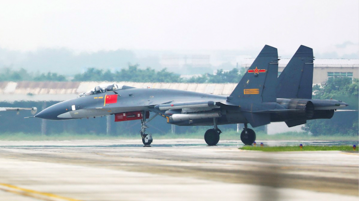 Tổng cộng Trung Quốc có 76 chiếc Su-27SK nhập khẩu trực tiếp từ Nga. Sau đó nhà máy được lắp đặt tại Trung Quốc để sản xuất khoảng 300 chiếc Su-27SK với định danh J-11.
