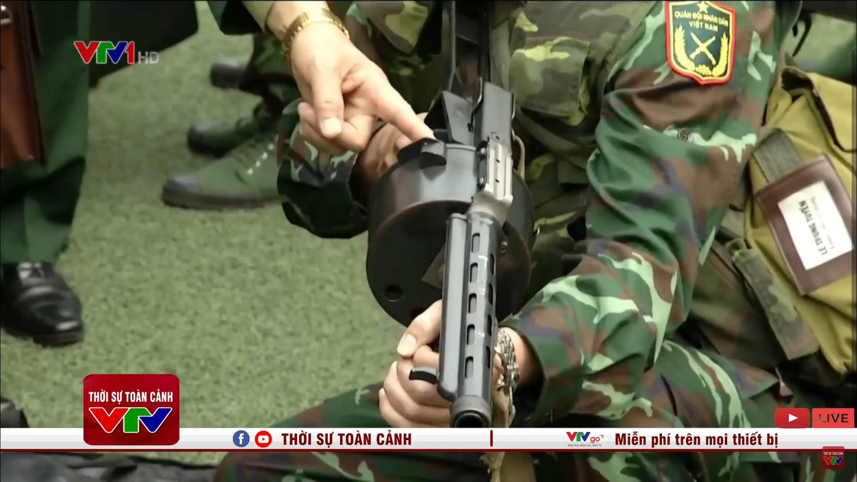 Đây là khẩu shotgun Striker do Nam Phi sản xuất từ những năm 80 của thế kỷ trước, bắt đầu được sử dụng rộng rãi từ năm 1993. Tới nay, khẩu shotgun này vẫn rất được ưa chuộng trên khắp thế giới.