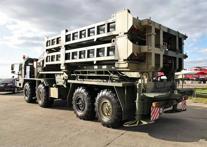 Ông giải thích, dù hệ thống tên lửa tầm xa mạnh đến đâu, nhưng tầm phát hiện mục tiêu bay ở độ cao cực thấp không quá 25-30 km, mà đây lại là điểm mạnh của S-350 Vityaz. Không phải ngẫu nhiên mà Lực lượng phòng không Liên Xô trước đây trang bị ba hệ thống khác nhau: S200 (tầm xa), S-75 (tầm trung) và S-125 (tầm ngắn).