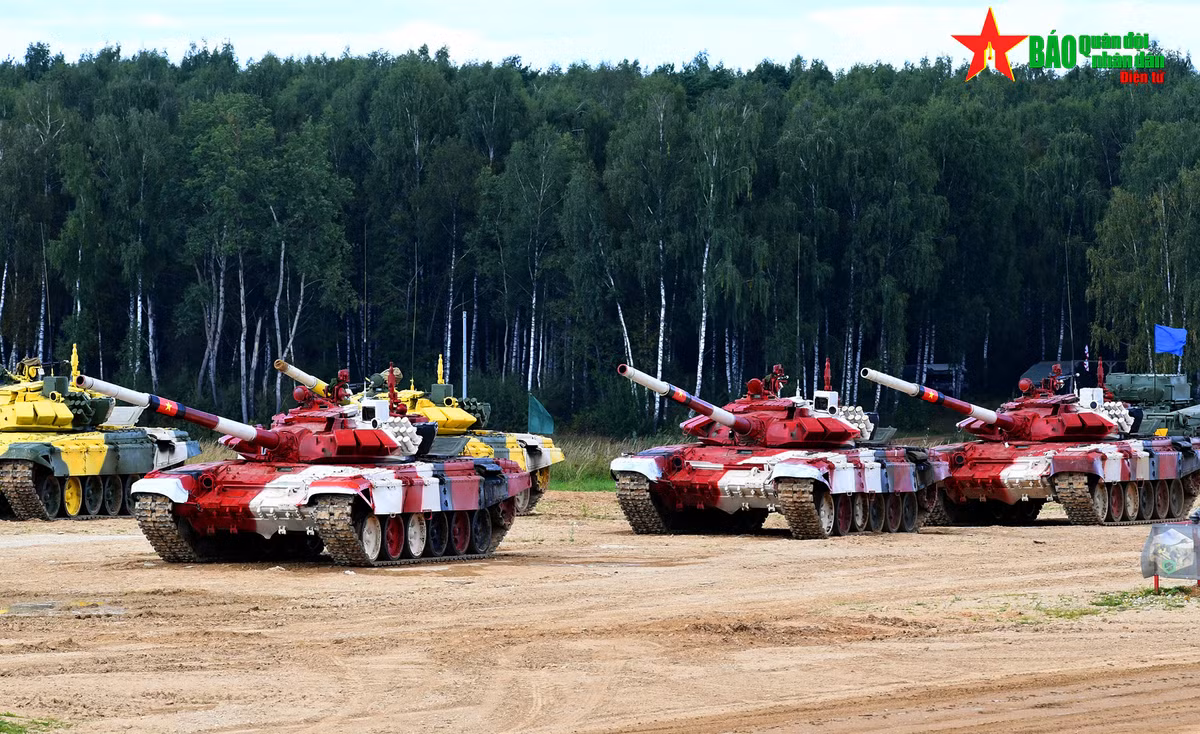 Theo phóng viên của báo Quân đội Nhân dân, việc chạy ở làn số 4 có khá nhiều bất lợi cho tuyển Việt Nam, khi ở làn chạy này, các góc cua là khá hẹp và xe tăng sẽ chạy sát khán đài.