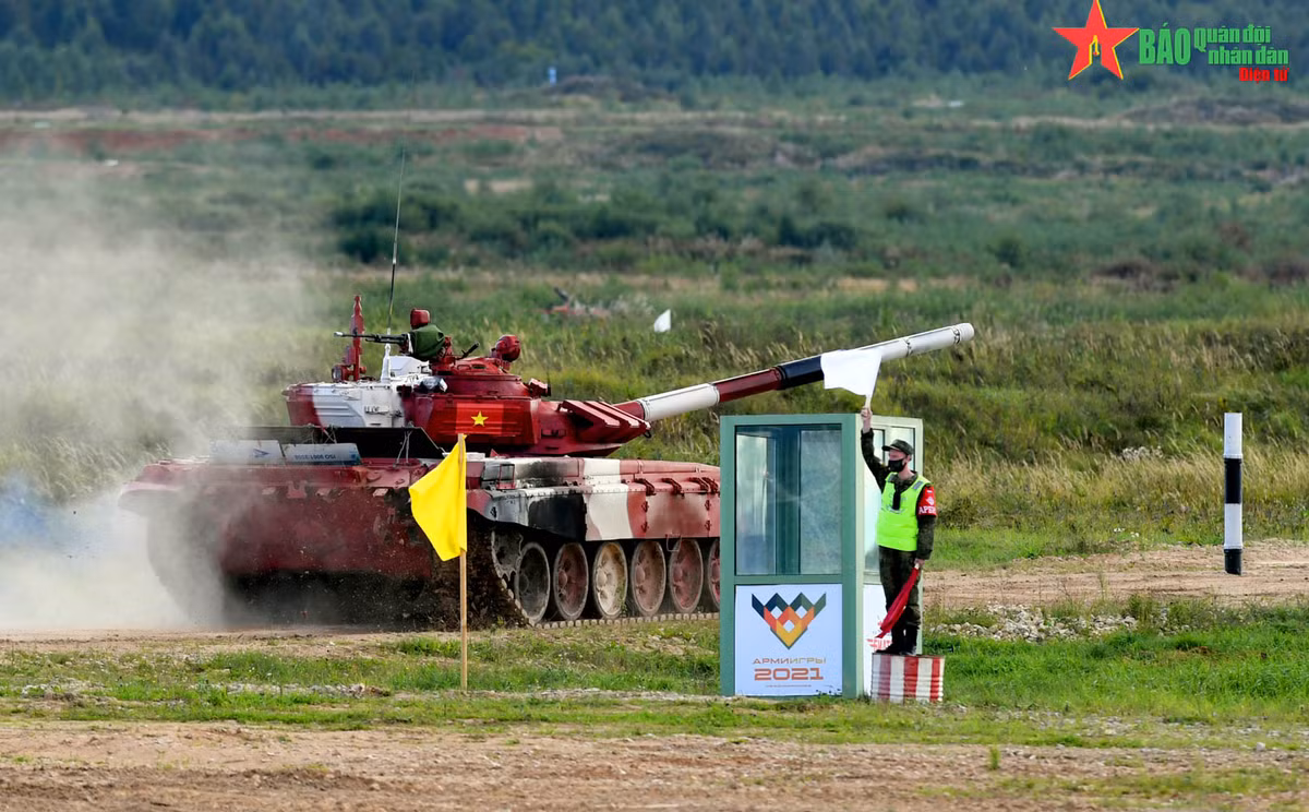 Bất chấp những bất lợi về việc xuất phát cuối, chịu áp lực tâm lý khá lớn sau phần thi bắn có kết quả tốt của đội bạn, kíp lái của Việt Nam vẫn tự tin tiến vào vạch bắn, hạ gục 3 bia đầu tiên bằng pháo 125mm, không một chút sai sót.