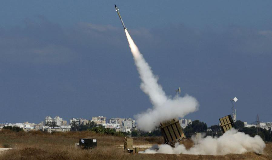 Hiệu quả của Iron Dome không phải từ các cuộc thử nghiệm mà là được đo từ thực chiến. Hệ thống Iron Dome được bắt đầu nghiên cứu chế tạo vào năm 2005 và ra mắt công chúng vào năm 2011.