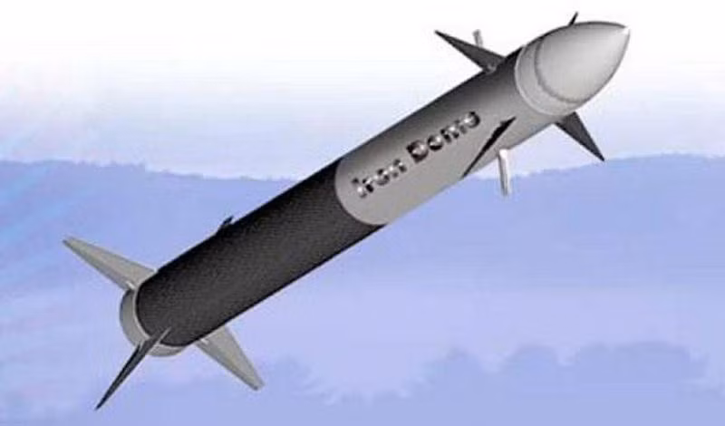 Đạn tên lửa của Iron Dome có tầm tác chiến hiệu quả từ 4 km tới 79 km, với cơ chế dẫn đường đặc biệt nó có thể phá hủy ngay cả đạn pháo siêu tốc.