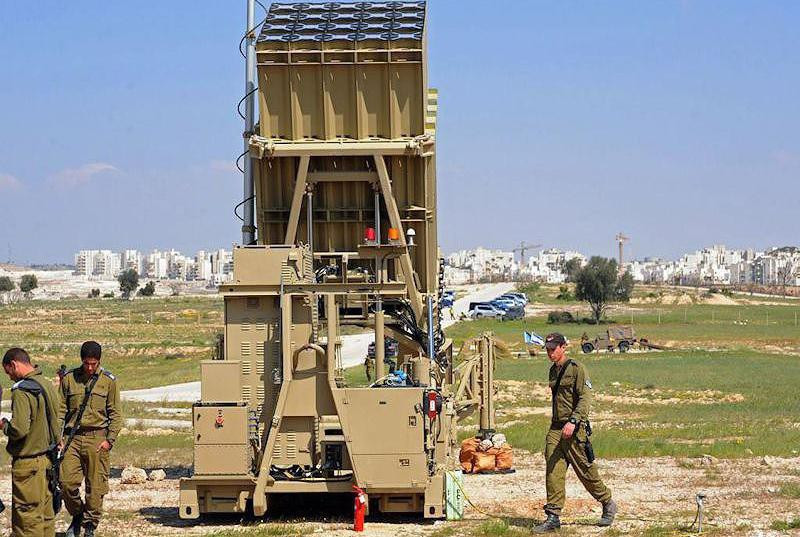 Ngoài ra, C-Dome còn được thiết kế để tấn công đồng thời nhiều mục tiêu từ các hướng khác nhau tại các khu vực duyên hải hoặc vùng biển xa bờ, với phạm vi bảo vệ 360 độ.