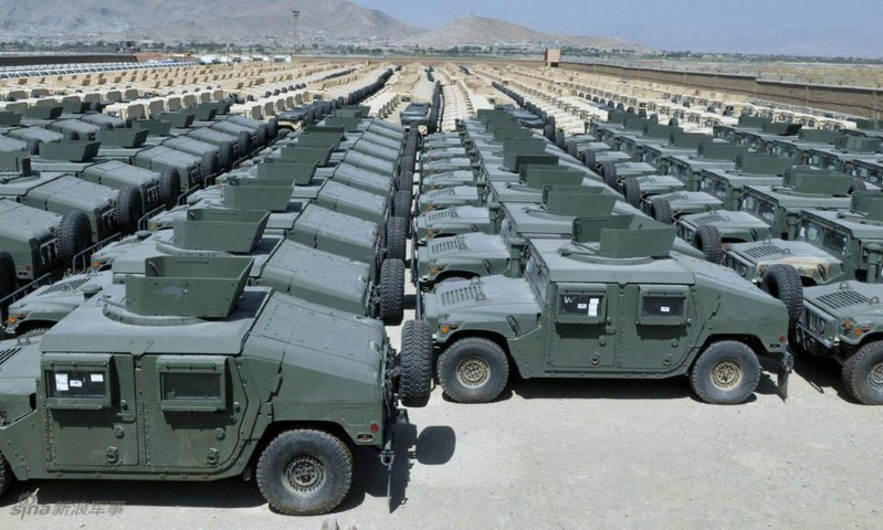 Sau khi Mỹ bắt đầu loại biên, số lượng dư thừa của dòng xe này rất lớn, vì vậy họ tìm cách chuyển bớt chúng cho đồng minh.