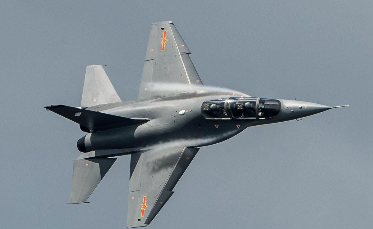 Hiện tại Trung Quốc đang tăng tốc sản xuất những chiếc máy bay JL-10 cho không quân nước này và tiếp tục chiến lược tiếp thị chúng ra thị trường vũ khí quốc tế.