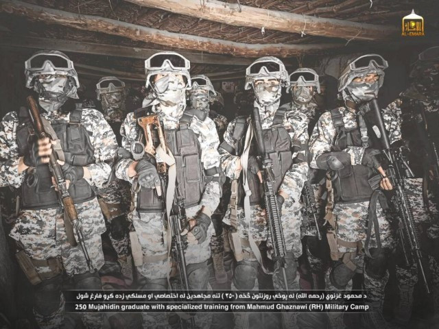 Và còn bất ngờ hơn, đó là quân đội Afghanistan trước đây, đã được Mỹ đổ hàng trăm tỷ USD để đào tạo, huấn luyện, lại tan hàng một cách nhanh chóng, chỉ ít ngày sau khi Mỹ và NATO rút quân khỏi quốc gia này. Nguồn ảnh: Sina.