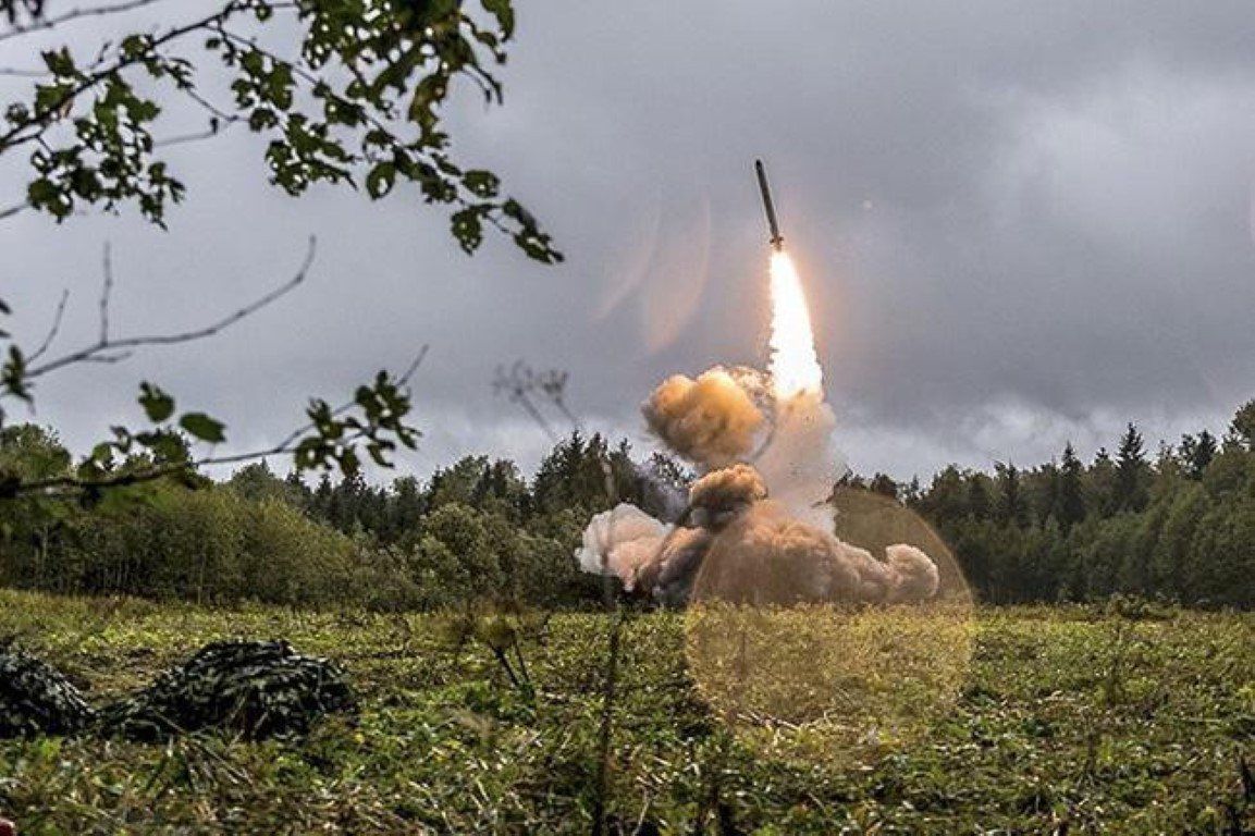 Hệ thống tên lửa di động hiện đại của Nga có thể tấn công đa dạng các mục tiêu mặt đất như sở chỉ huy và trạm thông tin liên lạc, khu vực tập trung binh sĩ, cơ sở phòng thủ tên lửa và phòng không, cũng như trực thăng và máy bay đang đỗ tại căn cứ...