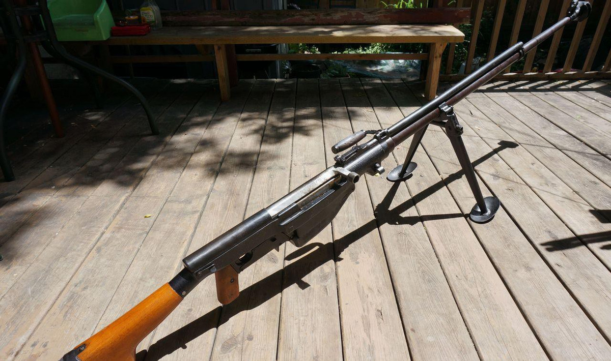 Ngoài ra súng cũng được đặt lên xe bán tải để tăng sự cơ động.