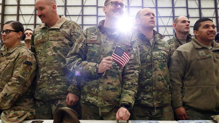 Thiệt hại của quân chính phủ Afghanistan còn lớn hơn thế rất nhiều, khi có tới khoảng 69.000 người thiệt mạng trong suốt 20 năm tham chiến với tư cách là đồng minh của Mỹ.