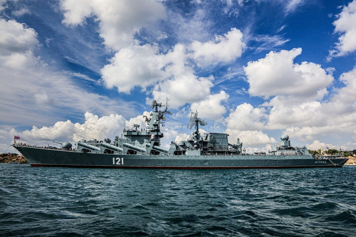 Ngoài ra, tàu tuần dương hạm Moscow còn có khả năng chống ngầm với việc được trang bị tới 20 ống phóng ngư lôi tiêu chuẩn 533mm.