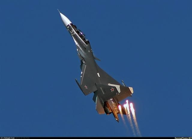 Sự quan tâm của Quân đội Nhật Bản có thể còn là động cơ phản lực AL-31FP với véc tơ lực đẩy có kiểm soát, đảm bảo khả năng siêu cơ động của máy bay, nhưng điều này cũng sẽ không mang lại lợi ích cho họ.