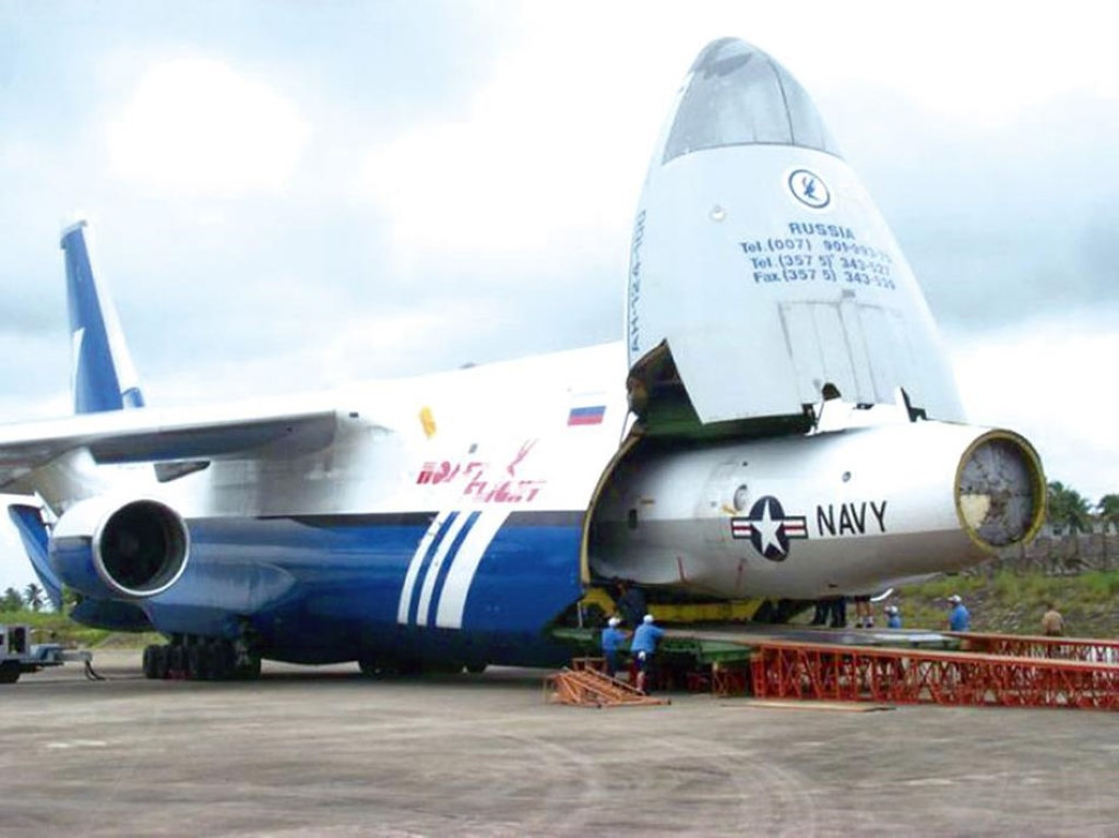 Quá trình tháo dỡ được diễn ra nhanh chóng, trinh sát cơ của Mỹ bỗng chốc hóa thành "sắt vụn" và được vận tải cơ thuê của Nga chở về nước.