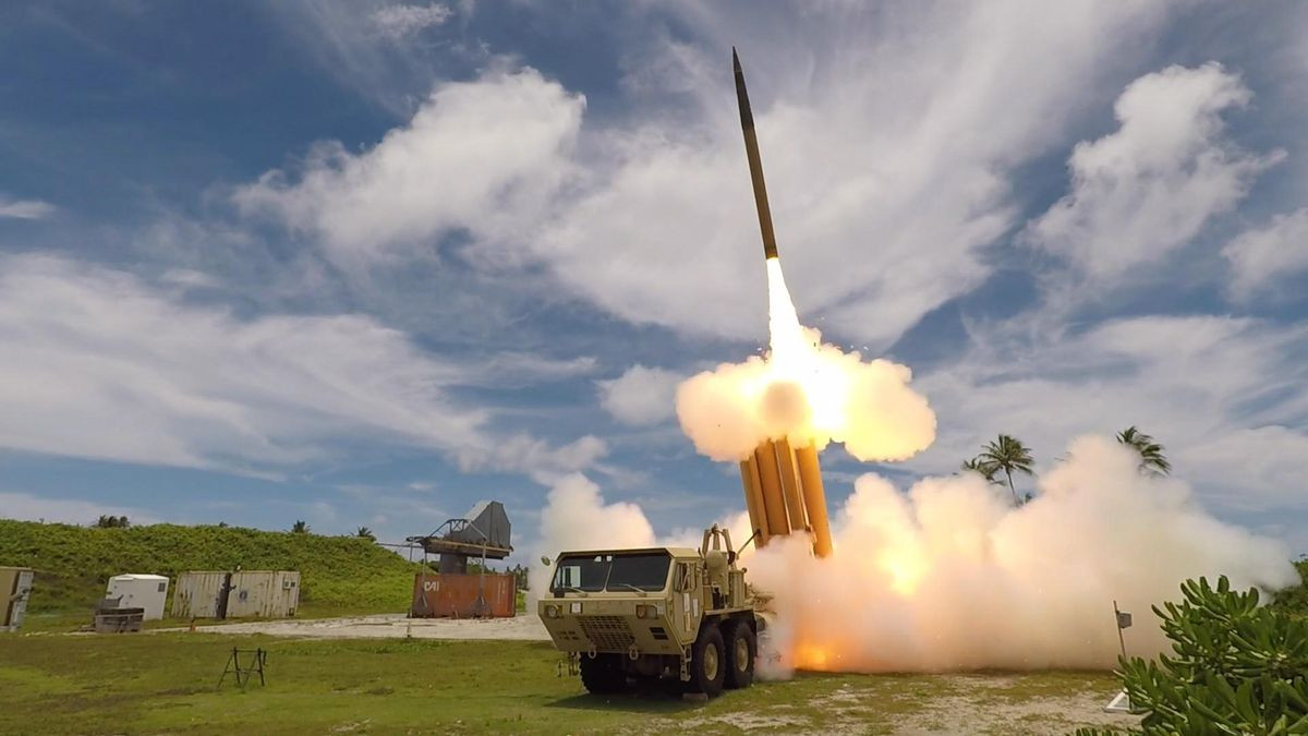 Mặc dù có hiệu quả đánh chặn khá cao, tuy nhiên tổ hợp THAAD lại được cho là có giá quá đắt đỏ, điều này khiến cho ít có các quốc gia nhỏ trên thế giới có thể tiếp cận được với thứ vũ khí này.