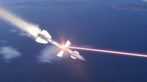 Tuy vậy công việc trước mắt rõ ràng vẫn còn ngổn ngang, không thể loại trừ khả năng "siêu vũ khí viễn tưởng" này còn rất lâu mới đi vào biên chế, hoặc không bao giờ hoàn thiện như nhiều dự án đình đám trong quá khứ.