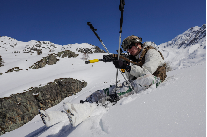 Theo biên chế của quân đội Pháp, Lữ đoàn Sơn cước số 27 có quân số khoảng 6400 người. Tuy nhiên, do ít được tham gia thực chiến để cọ sát, năng lực chiến đấu của lực lượng này tới nay vẫn bị nghi ngờ. Nguồn ảnh: Pinterest.