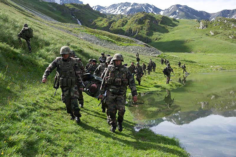 Do môi trường tác chiến là địa hình núi non hiểm trở, nhiều khu vực ngay cả trực thăng cũng không thể vươn tới được, nên đơn vị này của Quân đội Pháp được huấn luyện rất đặc biệt, để sử dụng sức người trong tham chiến là chủ yếu.