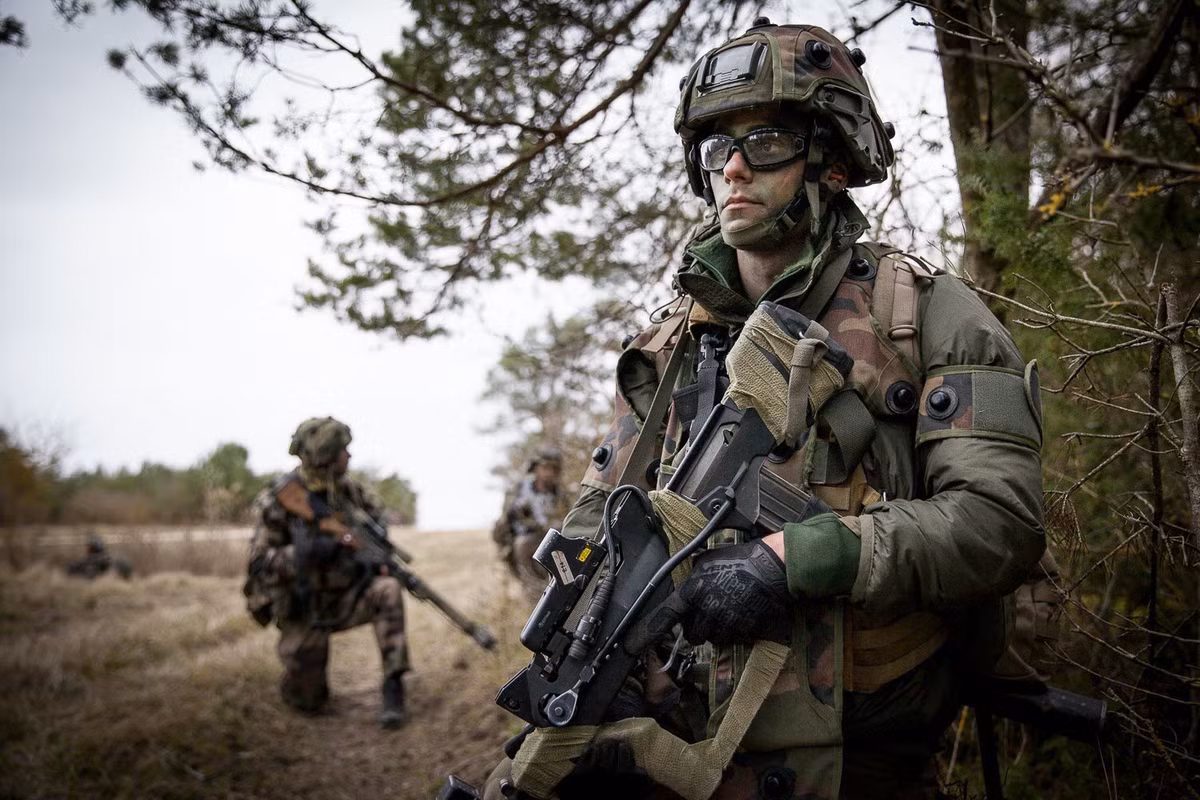 Ban đầu, lữ đoàn này có tên "Sư đoàn Alpine", tới năm 1962 mới đổi thành tên Sư đoàn Sơn cước 27. Kể từ năm 1999 tới nay, Sư đoàn Sơn cước 27 đã bị cắt giảm quy mô, đổi xuống thành Lữ đoàn.