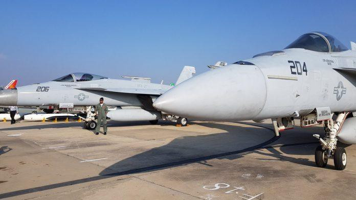 Công ty cho biết trong một bài đăng trên Twitter: “F/A-18 Super Hornet của chúng tôi thể hiện khả năng hoạt động từ hàng không mẫu hạm của hải quân Ấn Độ trong quá trình phóng thành công và an toàn từ đoạn đường dốc”.
