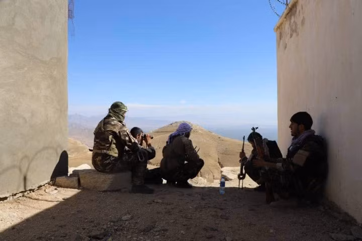 Trong những nỗ lực có phần tuyệt vọng của mình, quân kháng chiến Afghanistan đã liên hệ với Nga. Tuy nhiên phía Nga vẫn chưa hồi đáp lời kêu gọi hỗ trợ của lực lượng này. Nguồn ảnh: DGG.