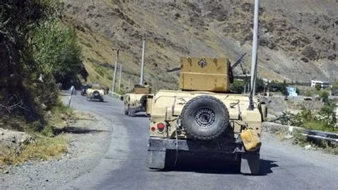 Tuy nhiên, địa thế của Panjshir lại rất khó khăn, đây được coi là nơi "dễ thủ khó công", địa hình phức tạp khiến lợi thế về phương tiện chiến đấu mặt đất của Taliban trở thành vô nghĩa.