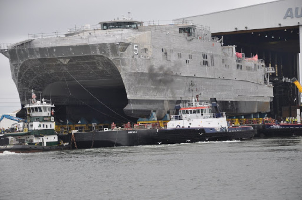 Theo học thuyết hải quân Mỹ, các tàu lớp Spearhead không có nhiệm vụ đổ bộ, chúng chỉ làm nhiệm vụ vận tải tốc độ cao, hỗ trợ các tàu đổ bộ tấn công hoặc tàu sân bay.