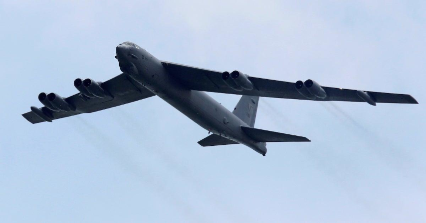 Máy bay E-8C của Mỹ đã bay gần cầu Crimea, và để đáp lại hành động như một cuộc diễn tập của nó, Lực lượng Hàng không Vũ trụ Nga đã đưa máy bay chiến đấu của họ lên không trung.