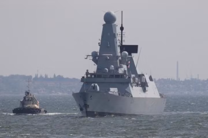 Hành động trên của Mỹ đã khiến Nga phải vất vả chống đỡ, họ cần phải chặn máy bay Mỹ từ xa, không để chúng tiến quá sát bán đảo, nhưng vẫn phải đảm bảo an toàn, tránh làm phát sinh căng thẳng.