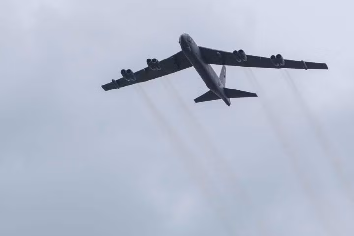 Sự xuất hiện của máy bay thuộc Không quân Mỹ xảy ra khá bất ngờ. Các chuyên gia của Sohu tin rằng Moskva đang chuẩn bị cho một phản ứng rất khác từ Washington đối với vụ việc ở Biển Azov.