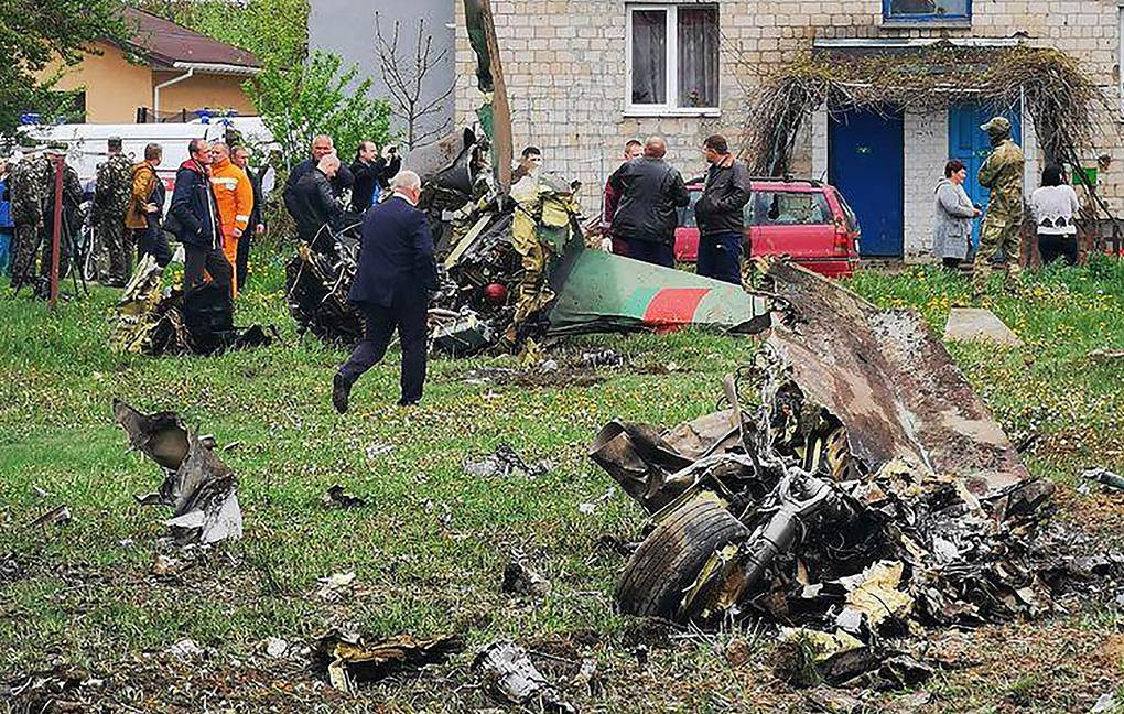 Giới chức địa phương cho biết, việc chiếc huấn luyện cơ rơi trong khu đông dân cư, nhưng lại không gây ra bất cứ thiệt hại nào trên mặt đất, là một điều thần kỳ, và hai phi công quả cảm, chính là những người đã tạo ra phép màu đó.